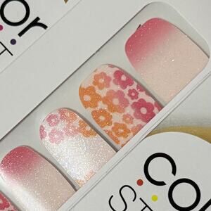 New Color Street “Grow with the Flow” Pink Shimmery Daisy Print Nail Strips